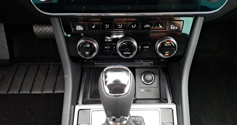 Skoda Superb cena 189590 przebieg: 10, rok produkcji 2024 z Skalbmierz małe 301